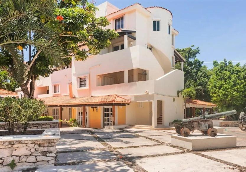 Private Rooms In A Hotel-Type Apartment - Super Located Puerto Aventuras Luaran gambar